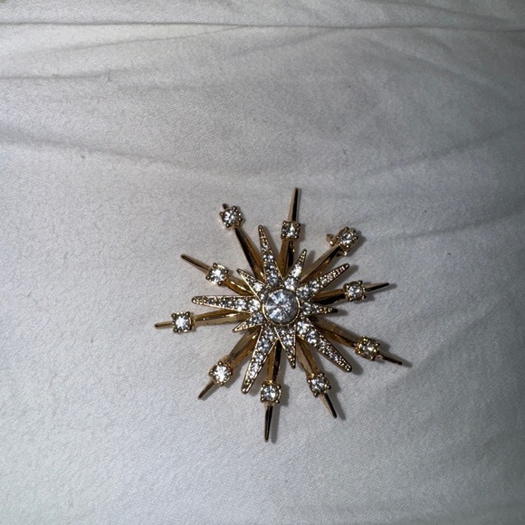 Avon Gold and Silver Starburst Brooch - Picture 1 of 2